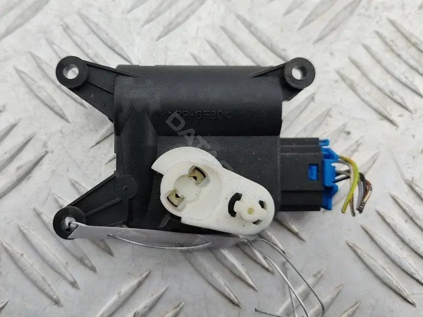 Мотор заслонки печки 3C0907511A