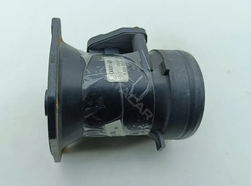Расходомер воздуха 06B133835E