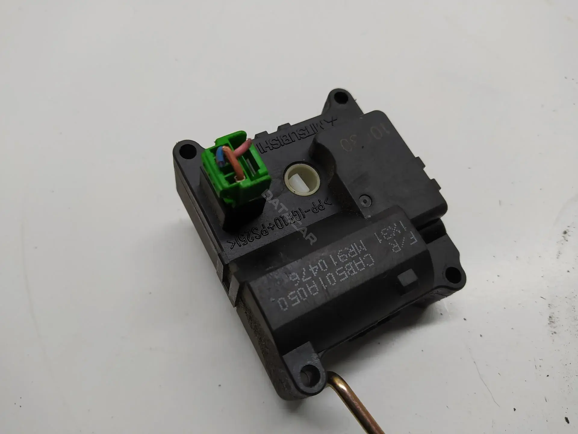 Мотор заслонки печки MR910476
