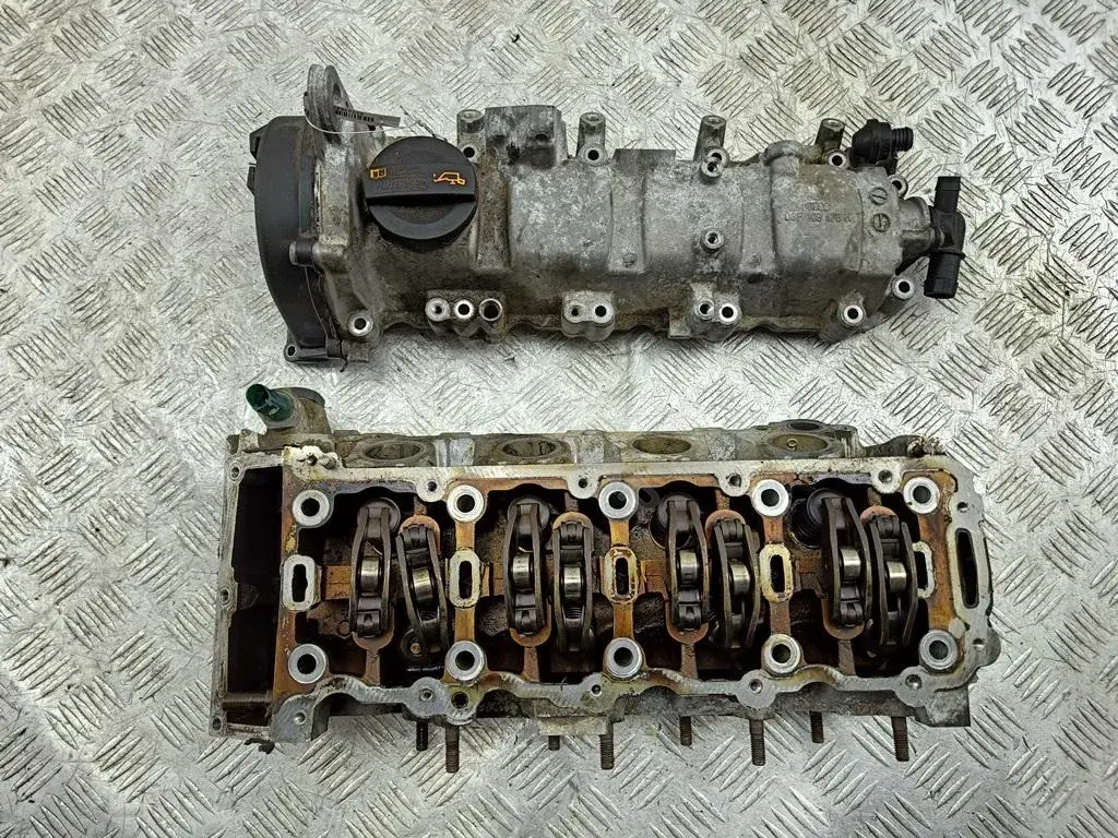Головка блока цилиндров 03F103373D, 03F103475K