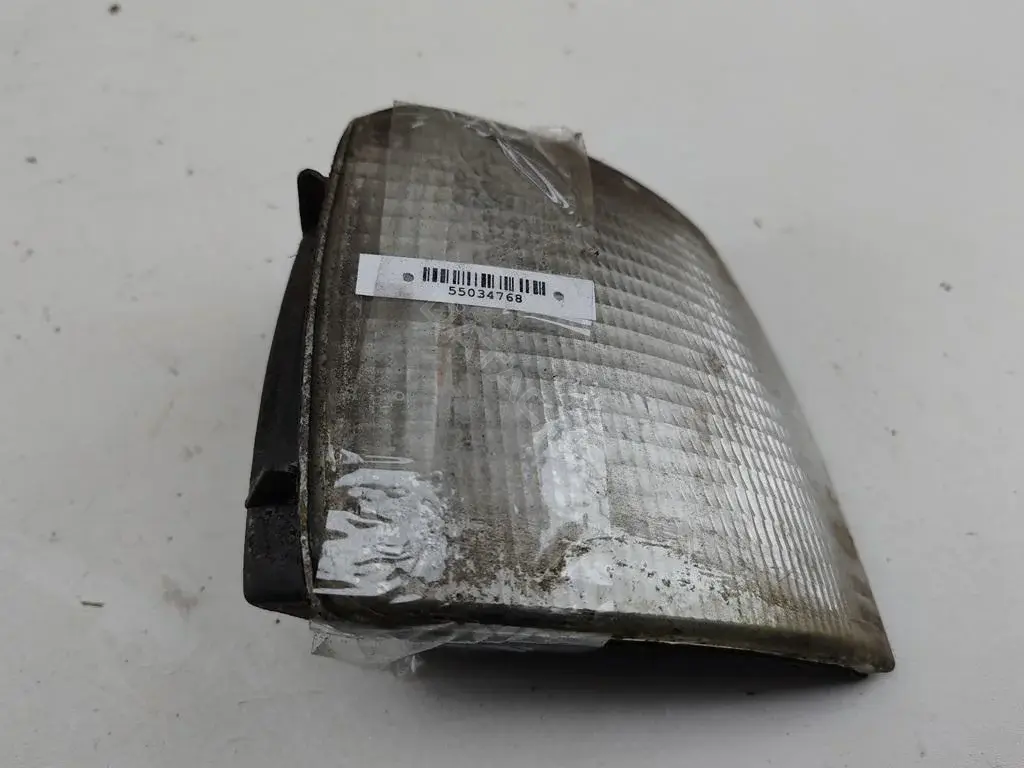 Поворотник 357953050A