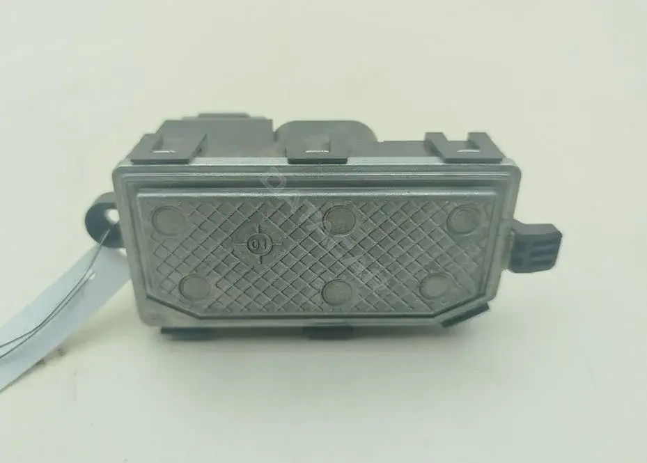 Резистор печки AV6N19E624AB