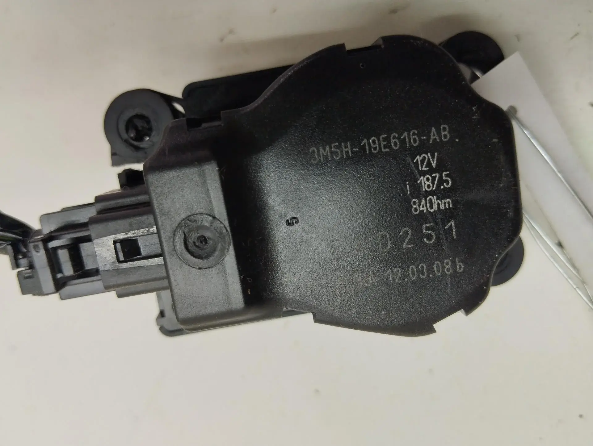 Мотор заслонки печки 3M5H19E616AB