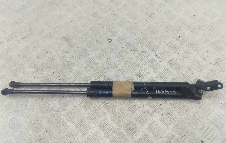 Амортизатор крышки багажника, капота, заднего стекла GS2A62620E, GS2A63620E