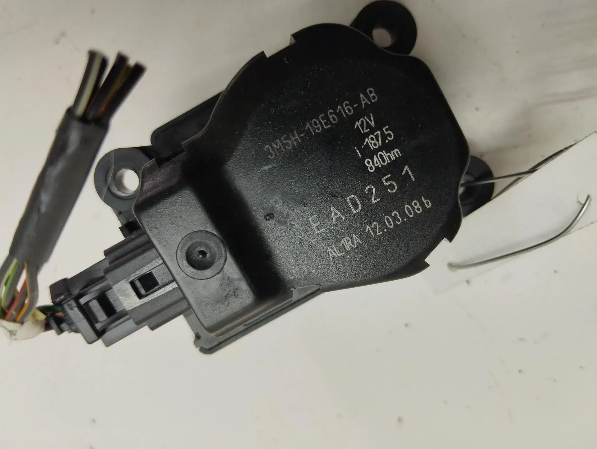 Мотор заслонки печки 3M5H19E616AB