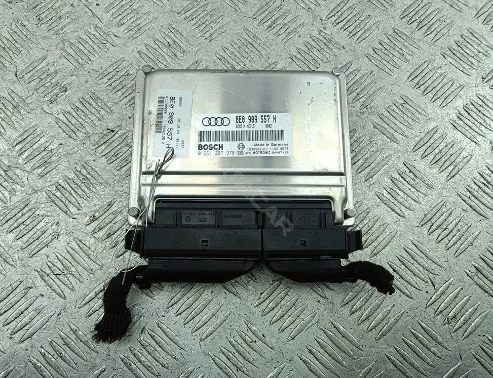 Блок управления двигателем 0261207978, 8E0909557H