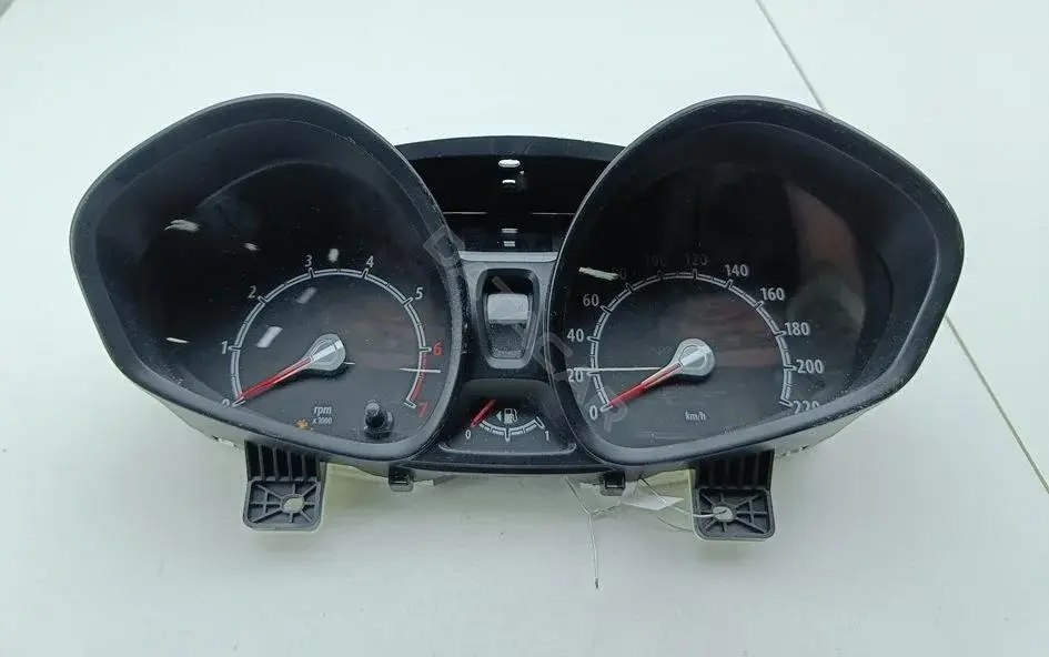 Панель приборов 8A6T10849AH