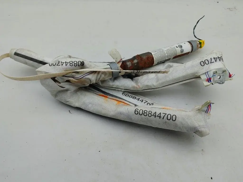 Подушка безопасности 5J6880742B