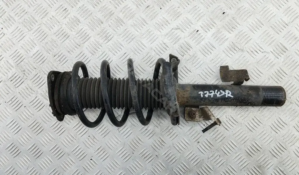 Стойка передняя 3M5118045CCM