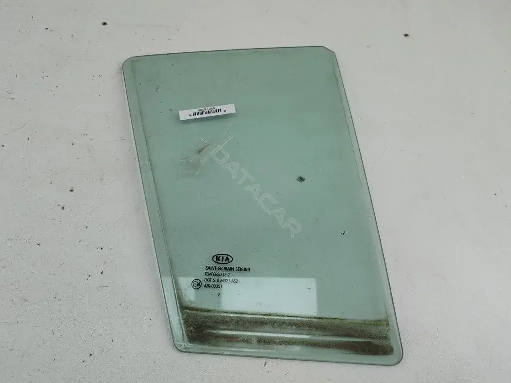 Форточка задняя правая 55078720