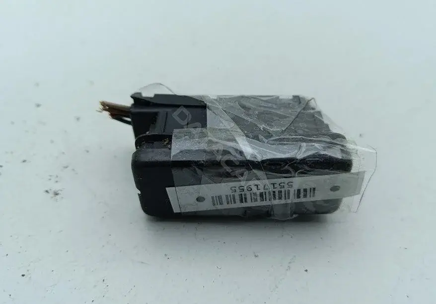 Кнопка аварийки 1378128