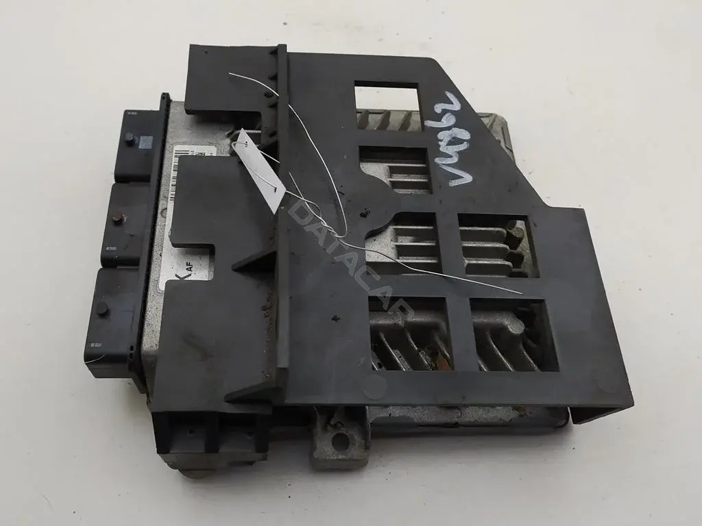 Блок управления двигателем 8X2Q12A650KAF