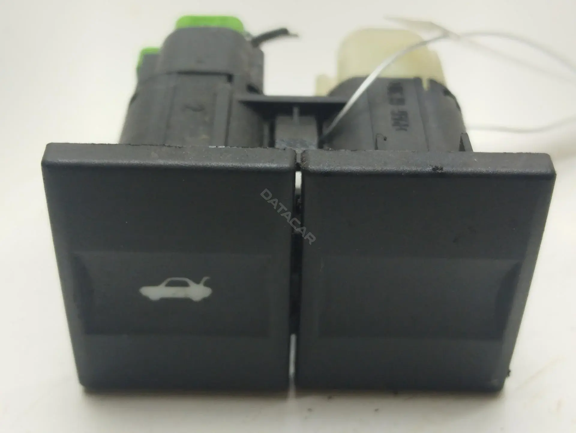 Кнопка крышки багажника 1S7T19B514AA