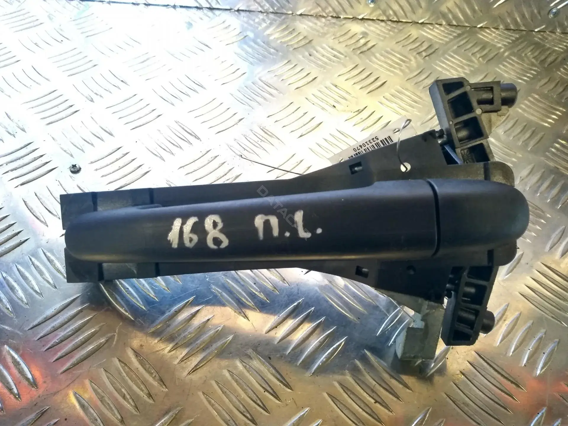 Ручка двери A1687660001 кронштейн - A1687601334