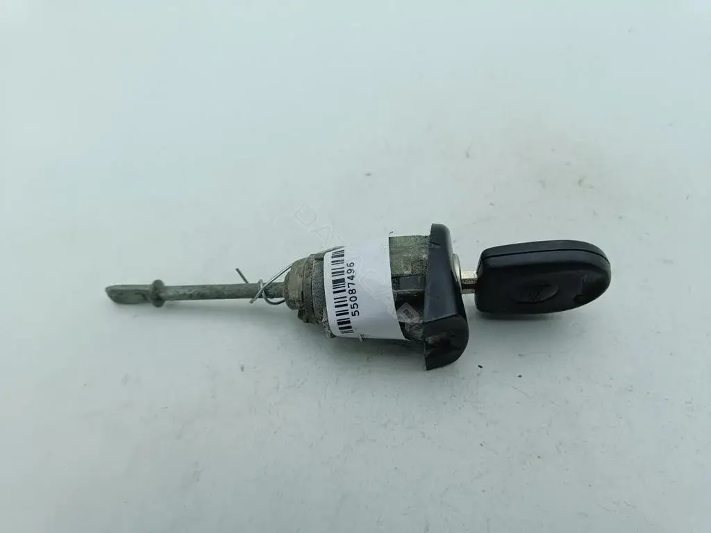 Личинка замка двери 5P0837167
