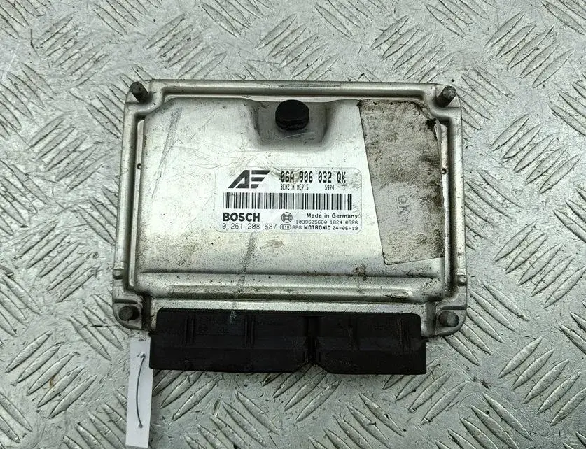 Блок управления двигателем 0261208687, 06A906032QK
