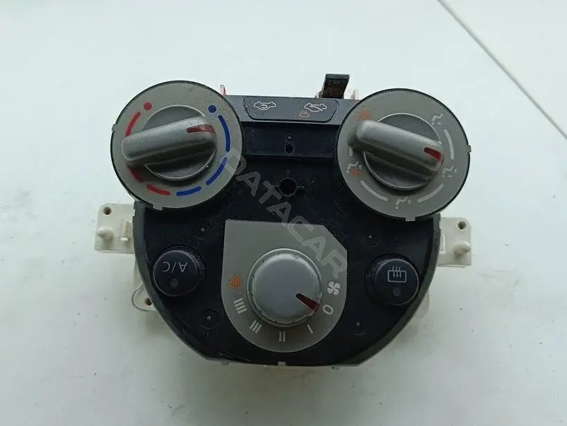 Переключатель отопителя 275101HH1Z