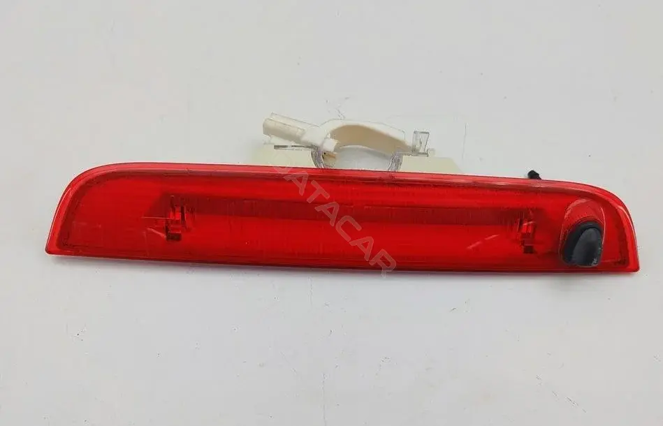 Фонарь стоп сигнала 6N1113A602