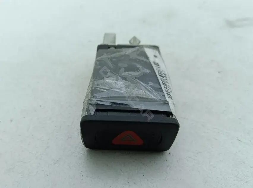 Кнопка аварийки 1J0953235J