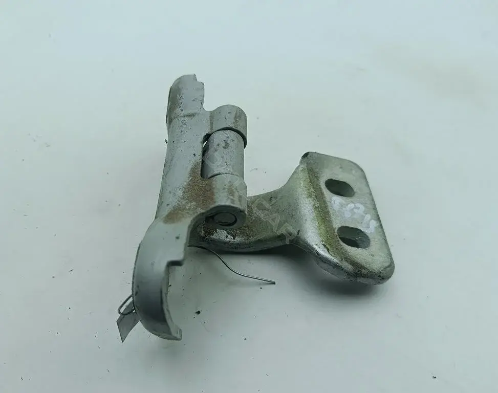 Петля крышки багажника 2047400237