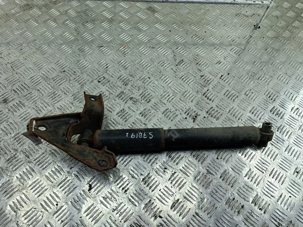 Амортизаторы GJ5A28700B