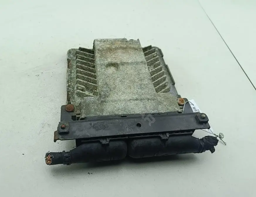 Блок управления двигателем 03G906018CE