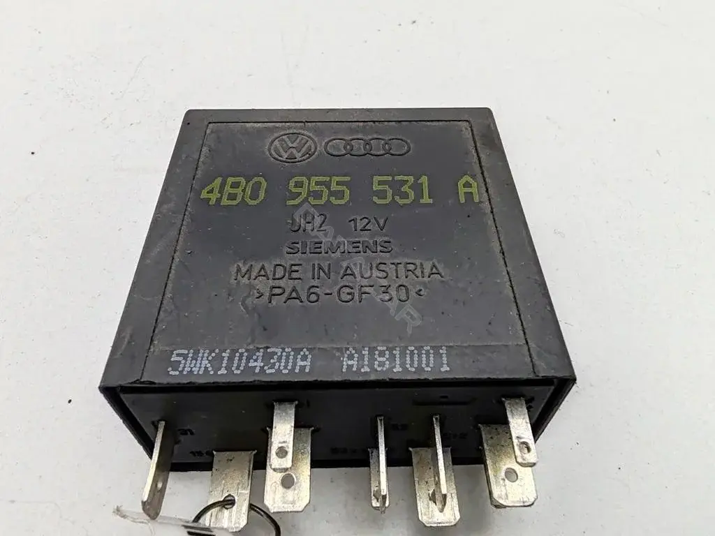 Реле стеклоочистителя 4B0955531A