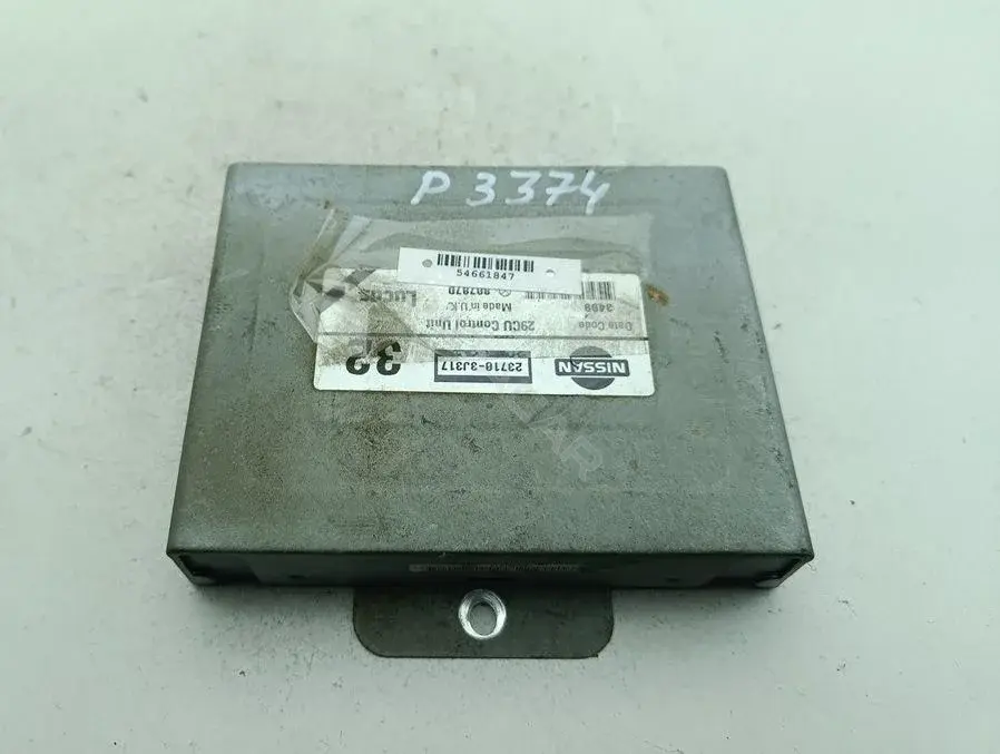 Блок управления двигателем 237103J317