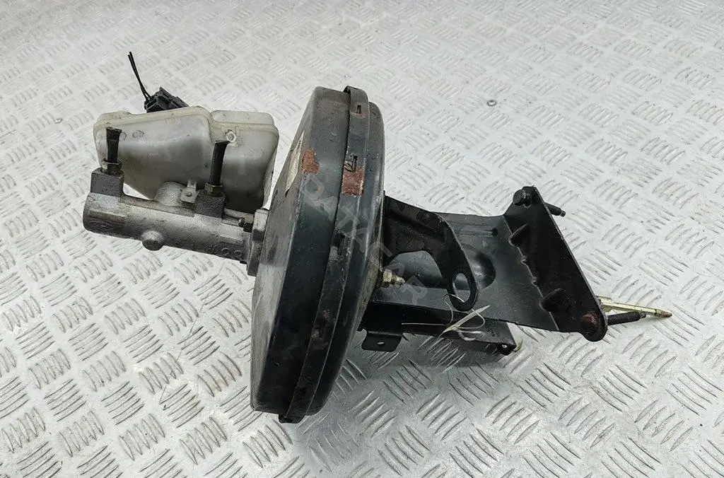 Вакуумный усилитель тормозов 2S712B195AD