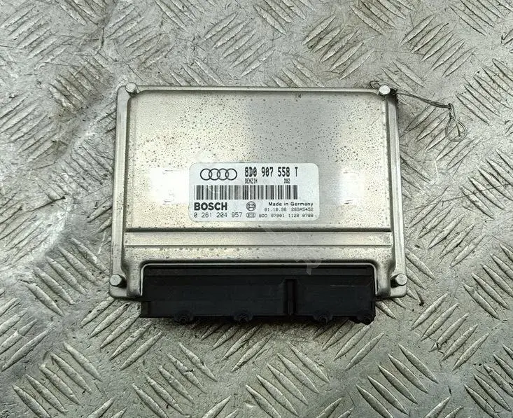 Блок управления двигателем 0261204957, 8D0907558T