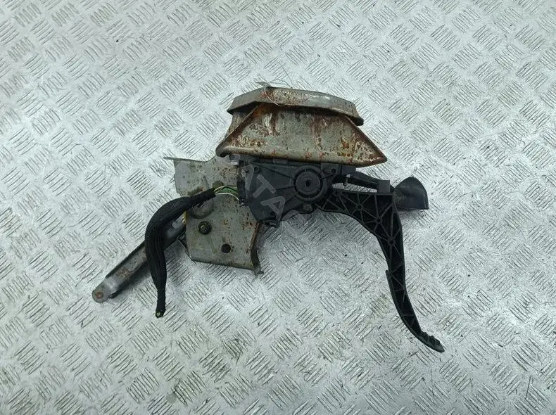 Скоба суппорта 54408951
