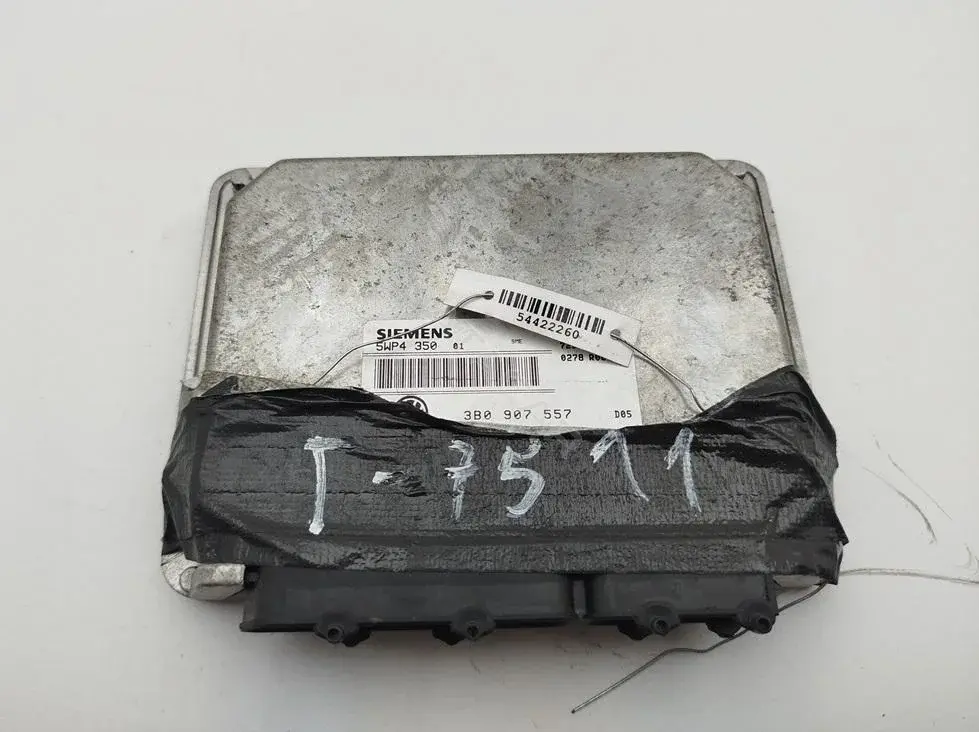 Блок управления двигателем 3B0907557