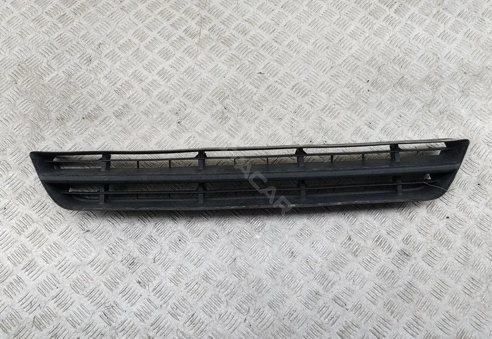 Решетка бампера / заглушка 2M51A018A58ADW
