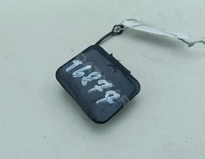 Решетка бампера / заглушка 51128213683, 8213683