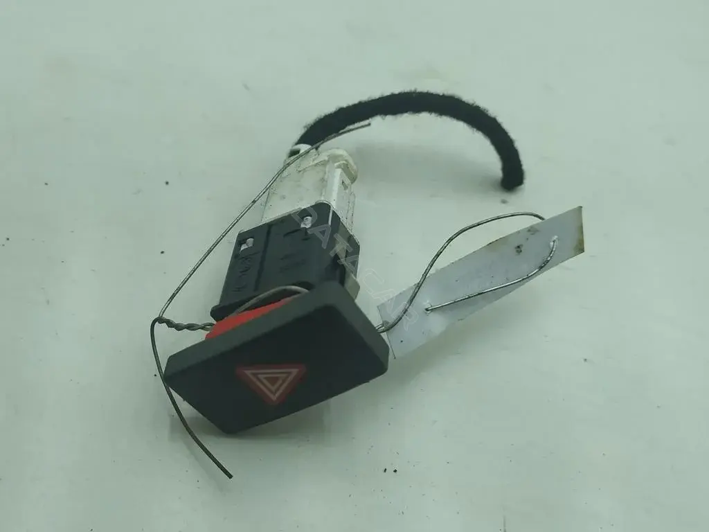 Кнопка аварийки 5K0953509A