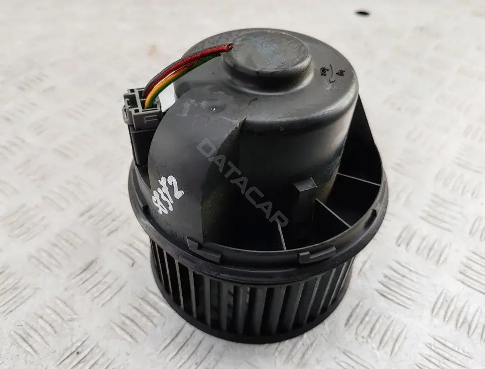 Моторчик печки 3M5H18456EC