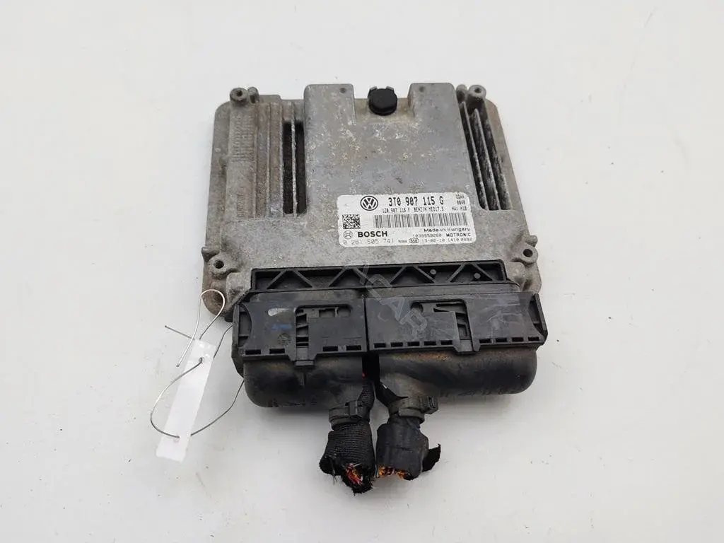 Блок управления двигателем 3T0907115G