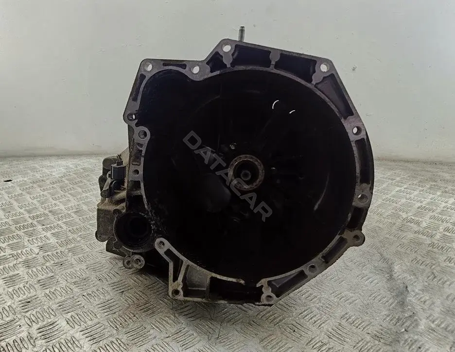 Механическая коробка передач (МКПП) XS4R7002BE