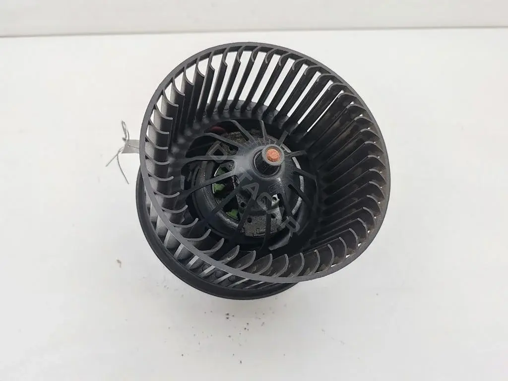 Моторчик печки 3M5H18456EC