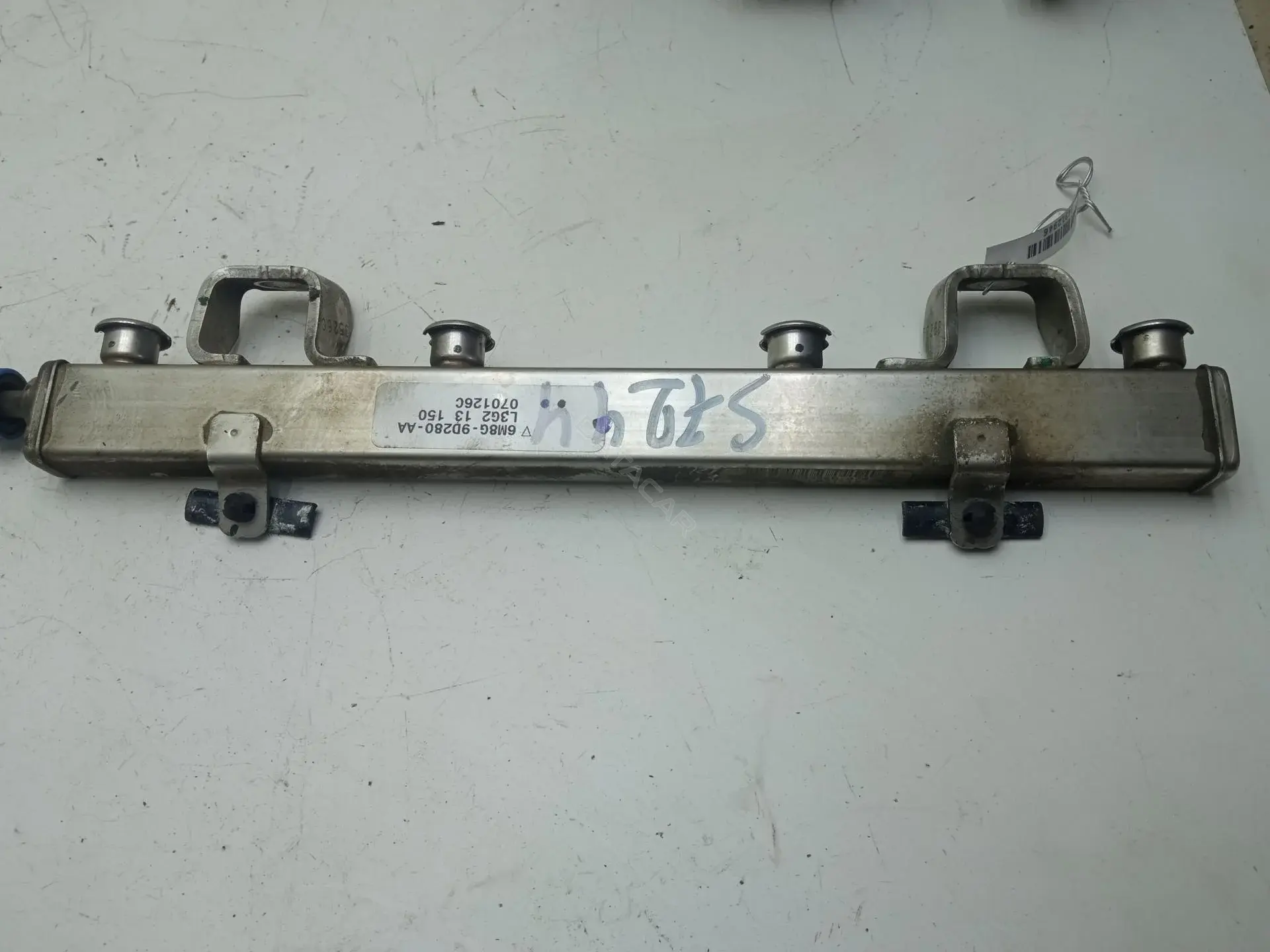 Топливная рейка 6M8G9D280AA