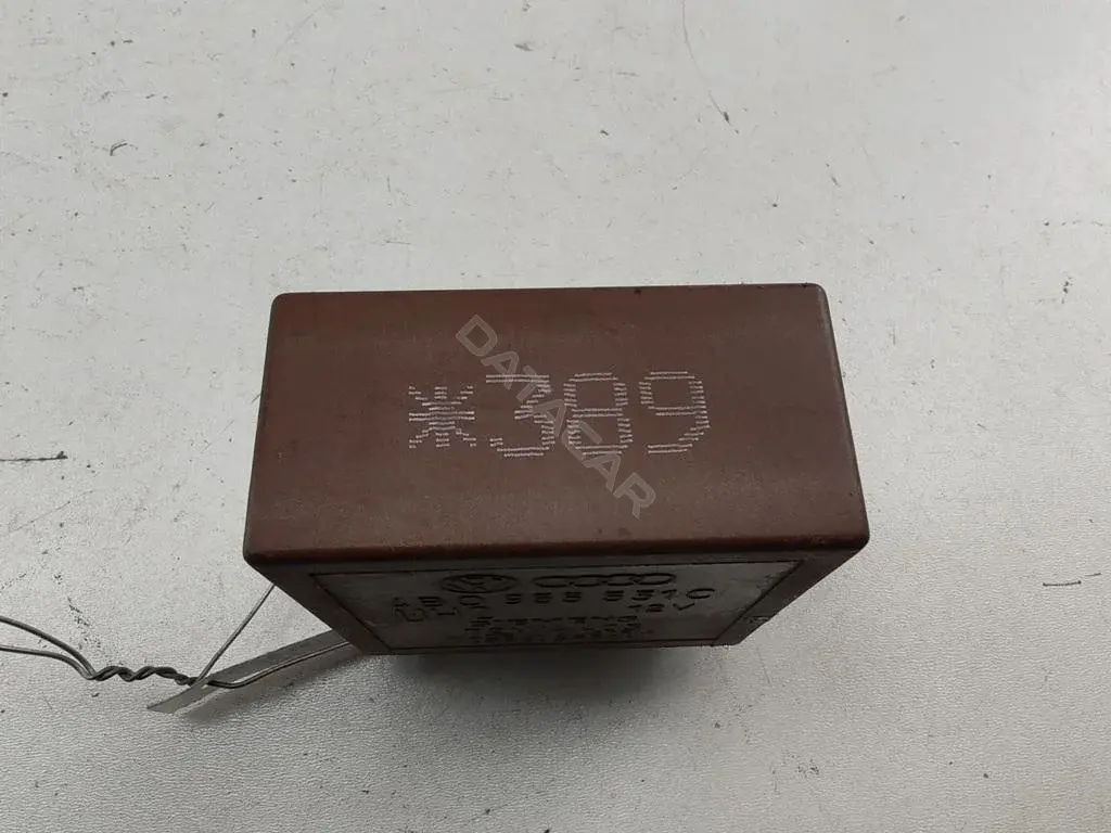 Реле стеклоочистителя 4B0955531C