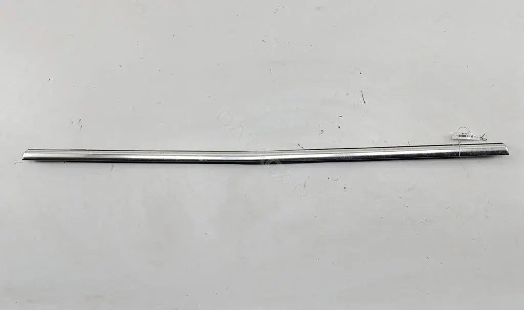 Молдинг стекла 3AF839476B