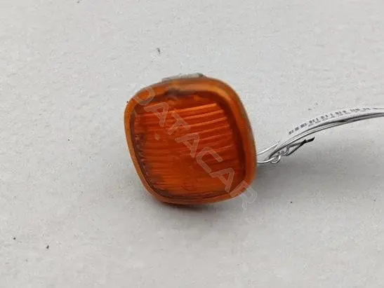Повторитель передний 4D0949101
