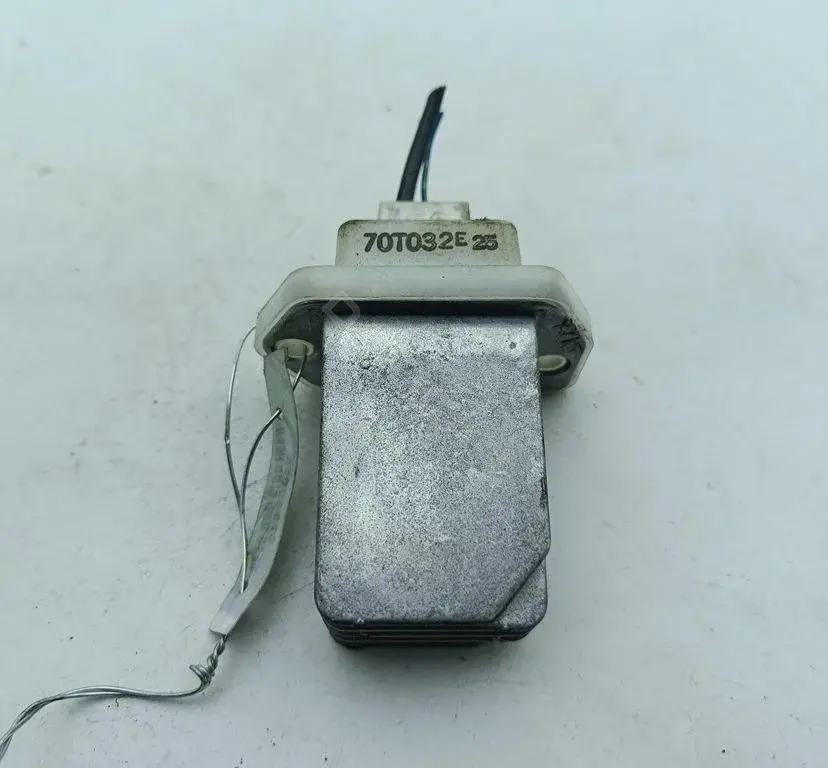 Резистор печки 70T032