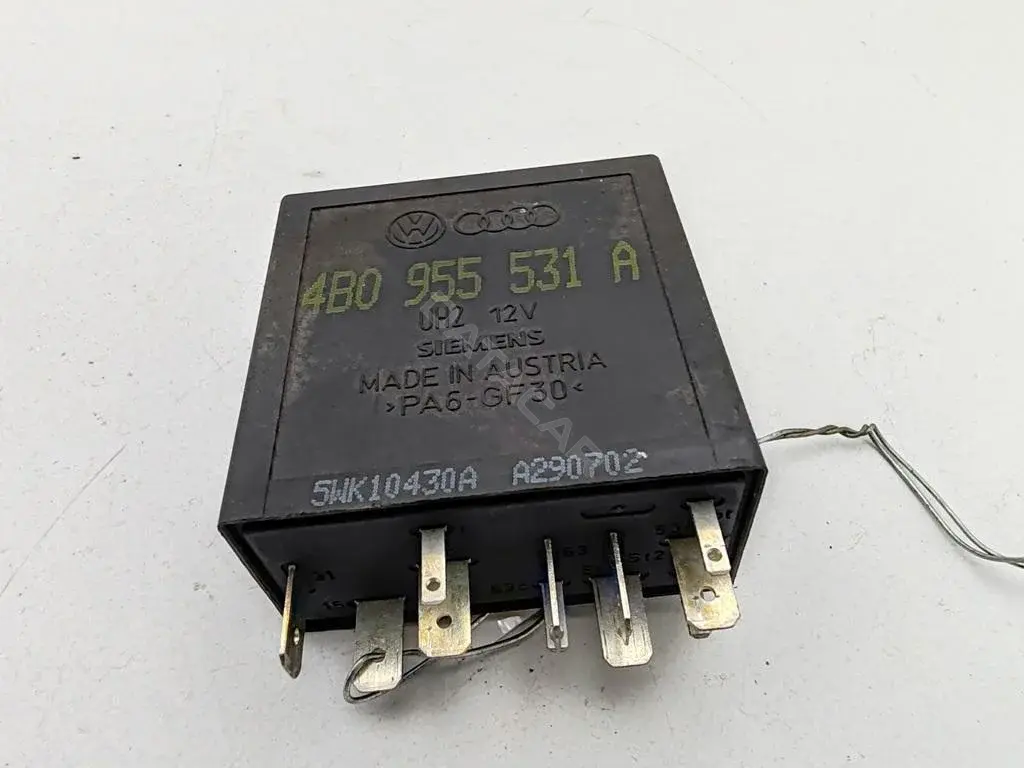 Реле стеклоочистителя 4B0955531A