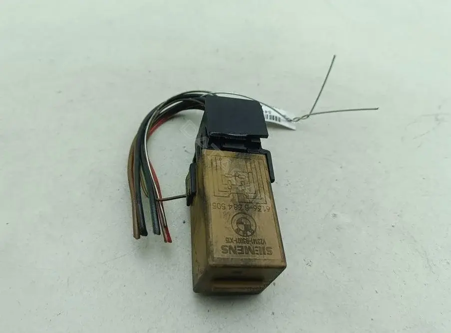 Реле стеклоочистителя 61368384505.8384505