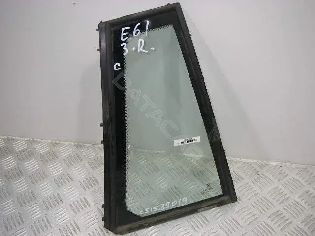 Форточка задняя правая 52524227