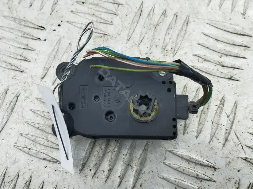 Мотор заслонки печки 3M5H19E616AB