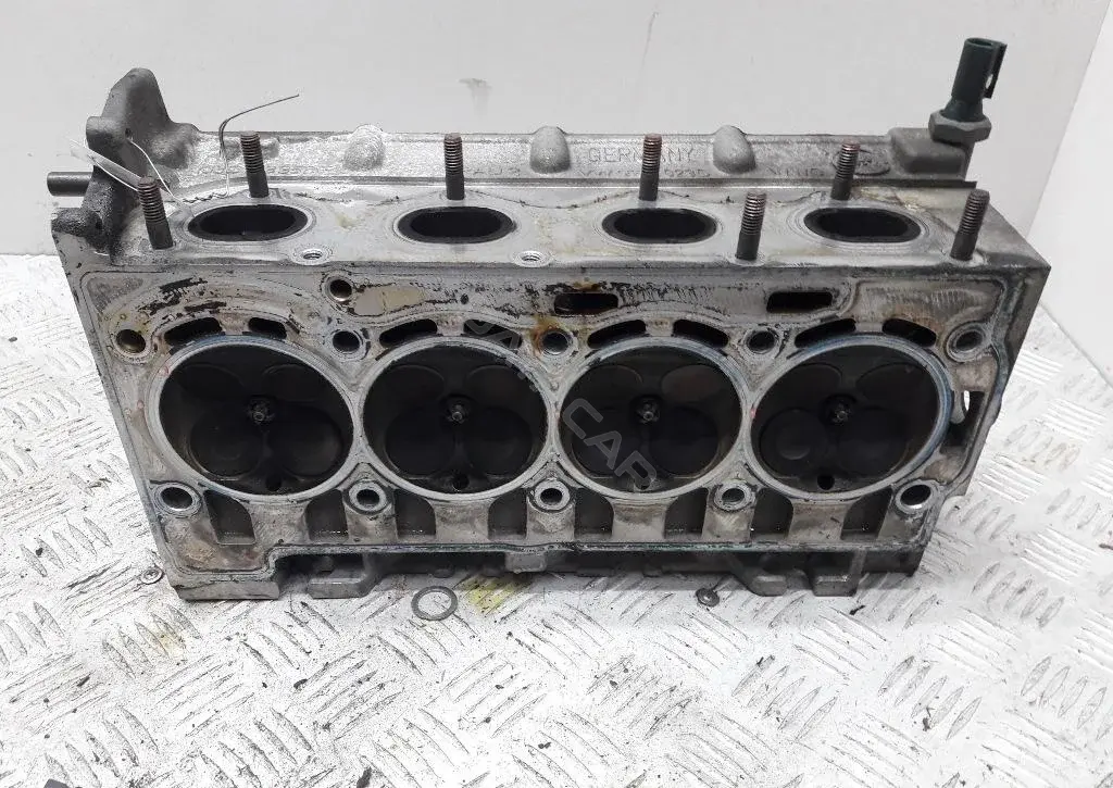 Головка блока цилиндров 03c103358f