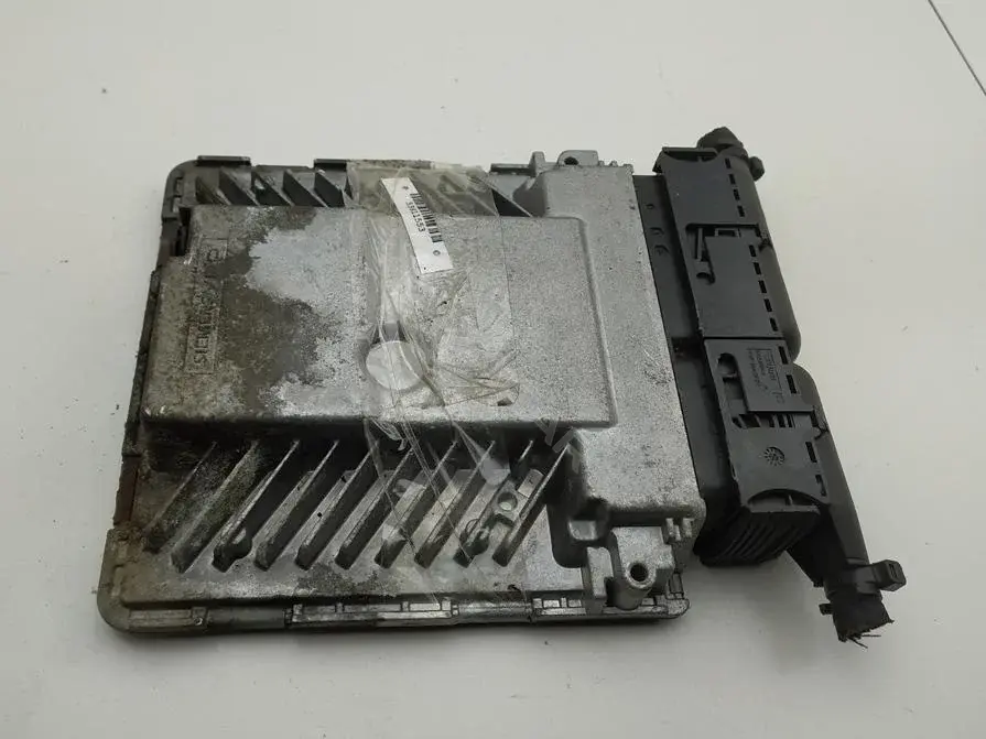 Блок управления двигателем 03g906018t